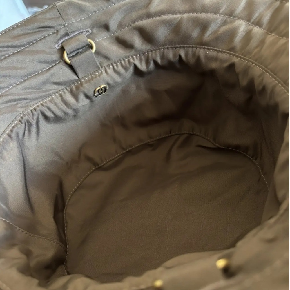 New Gucci Reversible Hat in GG Canvas Nylon - Picture 6 of 7